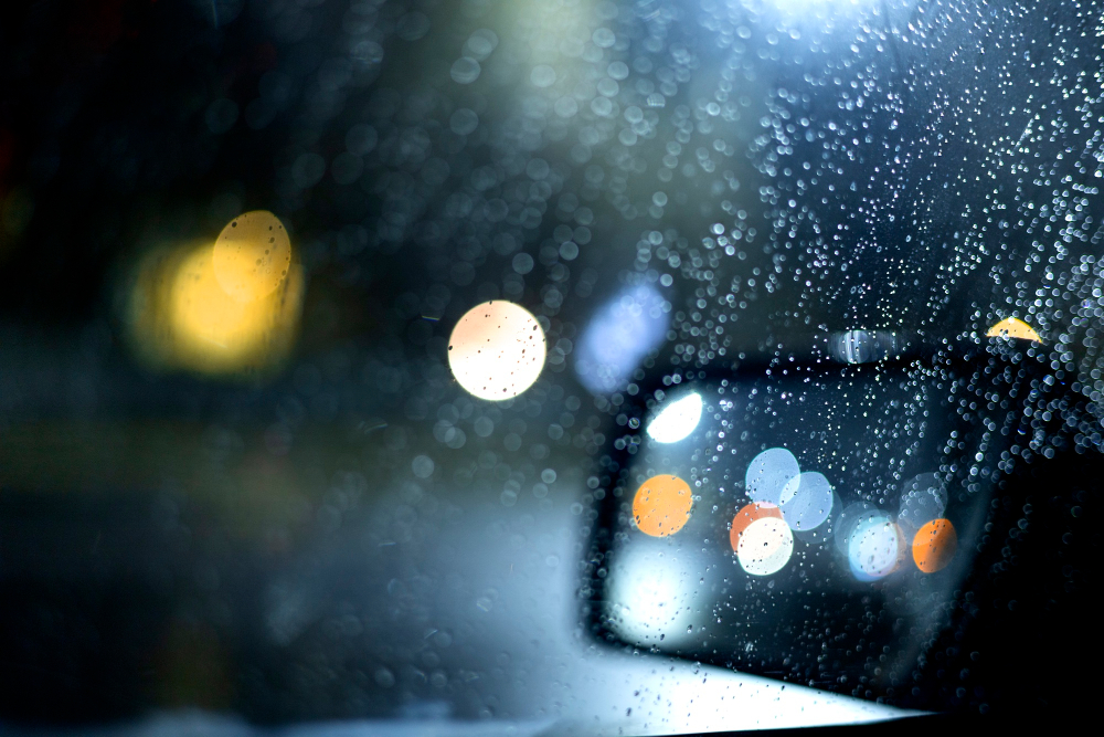 Como dirigir na chuva com segurana e evitar problemas no seguro do carro